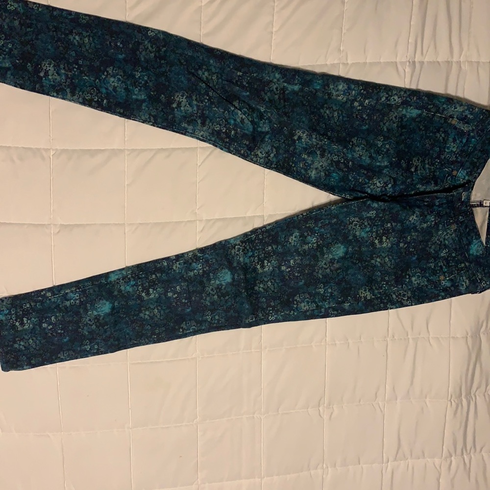Paige Skyline Ankle skinny jeans!